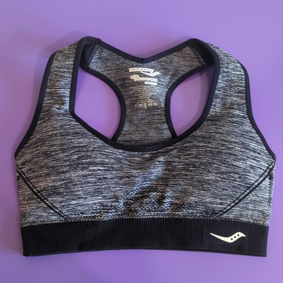 🍍NWOT Saucony Sports Bra🍍 - Picture 1 of 3